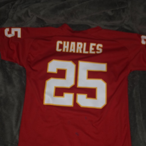 I am selling a nfl jersey for kids size 10-12 it red and white and yellow - Picture 3 of 4
